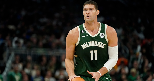 Lakers Could Have Interest In Brook Lopez