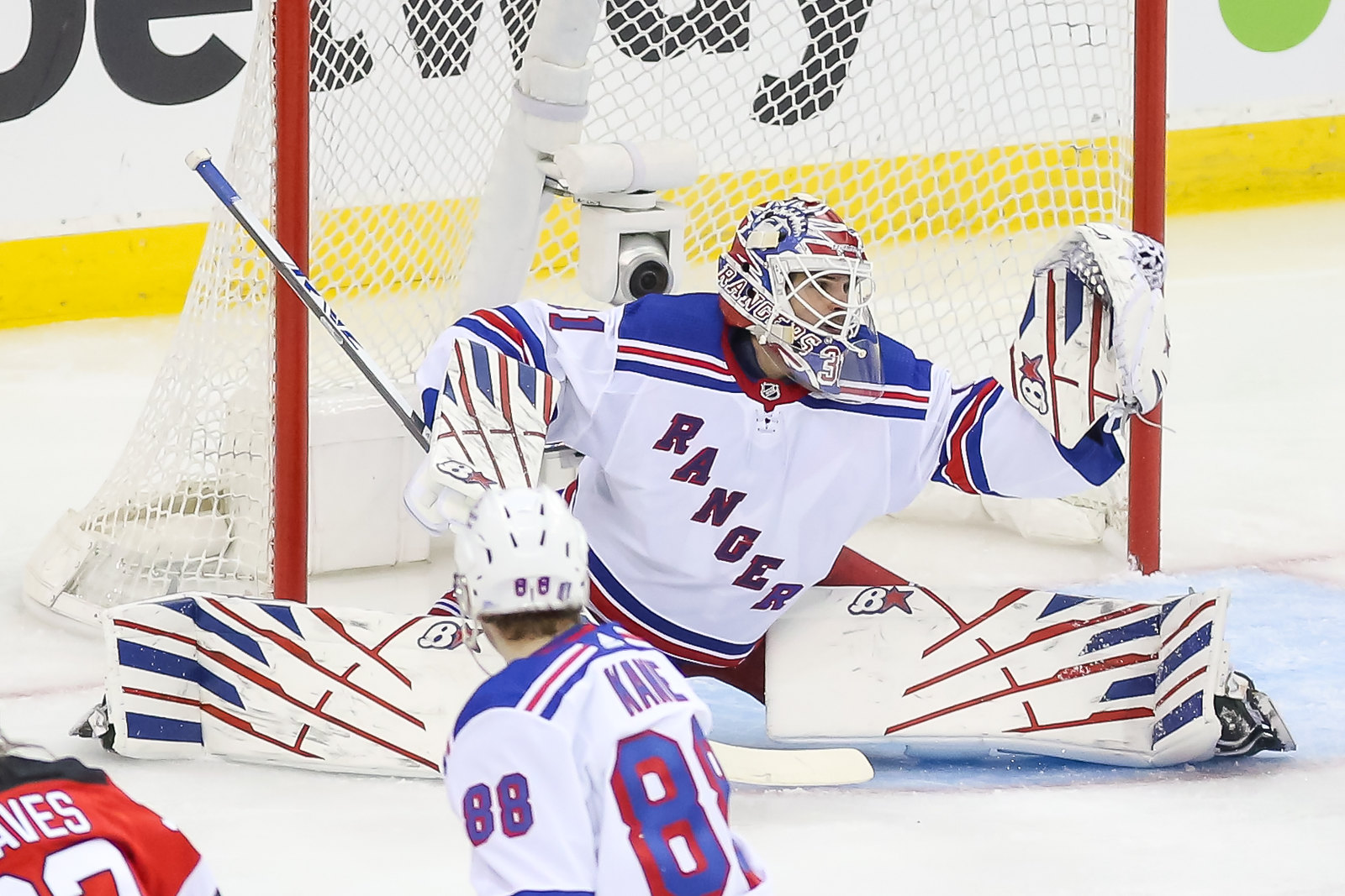 Rangers Defeat Stars 3-1 Behind Shesterkin’s 41-Save Performance – The Hockey Writers – New York Rangers